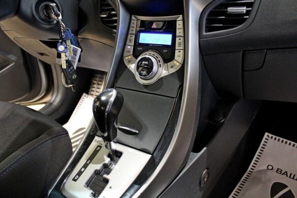 Hyundai Elantra, 1.6 л, АТ, 2012 фото 9