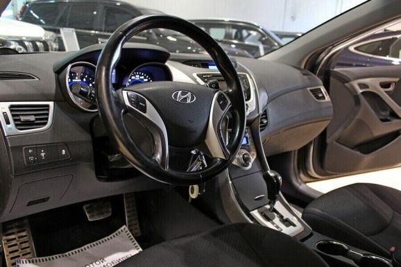 Hyundai Elantra, 1.6 л, АТ, 2012 фото 1