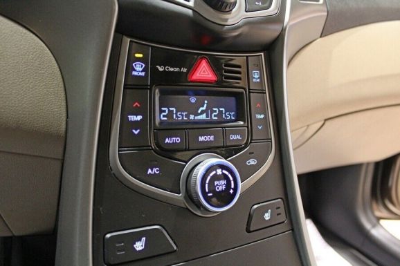 Hyundai Elantra, 1.8 л, АТ, 2015 фото 2