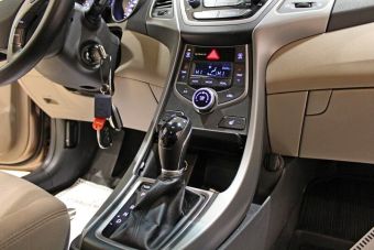 Hyundai Elantra, 1.6 л, АТ, 2015 фото 9