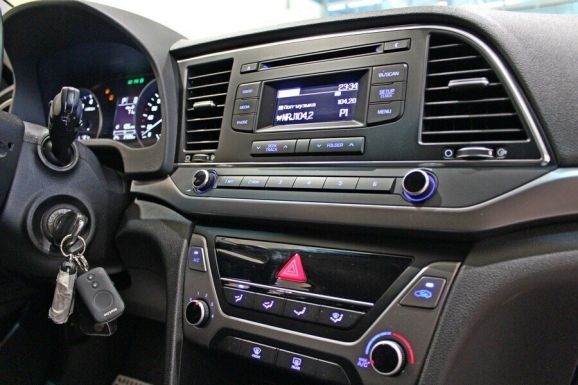 Hyundai Elantra, 1.6 л, АТ, 2019 фото 9
