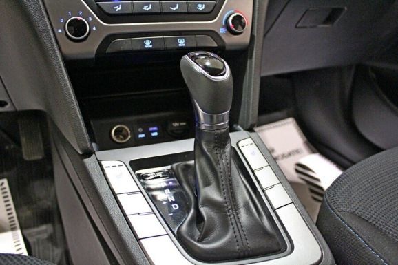 Hyundai Elantra, 1.6 л, АТ, 2019 фото 2