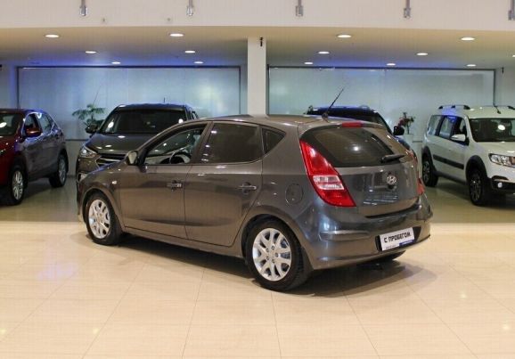 Hyundai i30, 1.6 л, АТ, 2010 фото 5