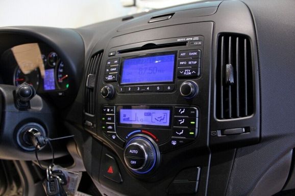 Hyundai i30, 1.6 л, АТ, 2010 фото 9