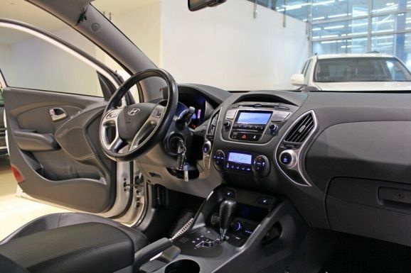 Hyundai ix35, 2.0 л, АТ, 2011 фото 7