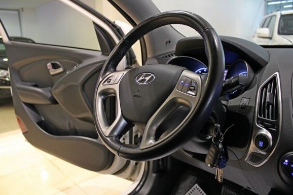 Hyundai ix35, 2.0 л, АТ, 2011 фото 11