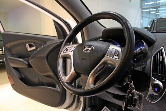 Hyundai ix35, 2.0 л, АТ, 2013 фото 10