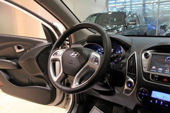 Hyundai ix35, 2.0 л, АТ, 2010 фото 2