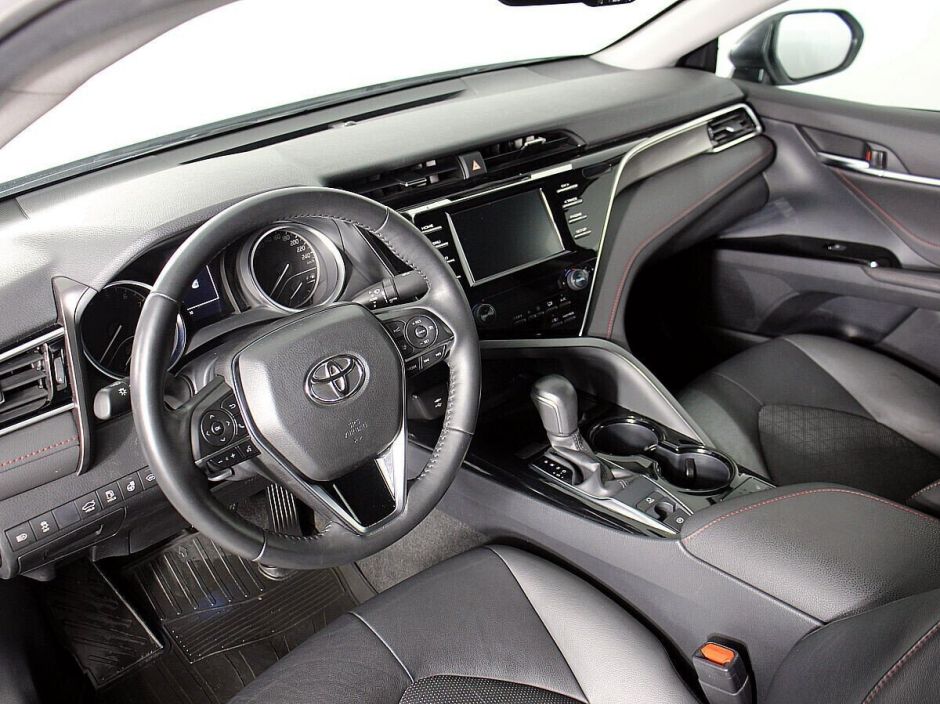 Toyota Camry, 2.5 л, АТ, 2020 фото 6