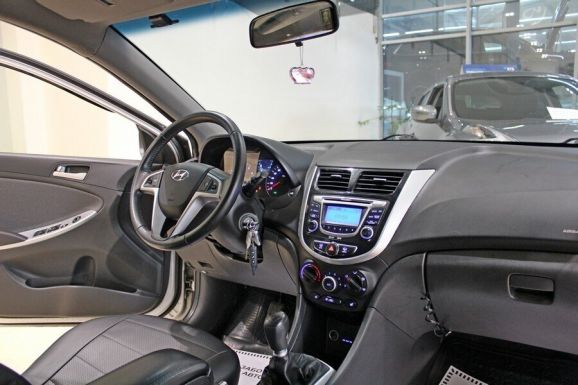 Hyundai Solaris, 1.4 л, МТ, 2013 фото 7