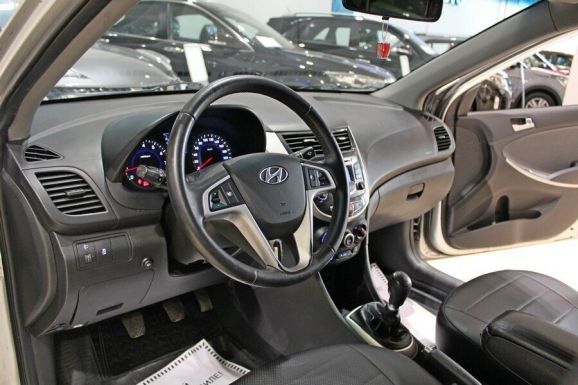 Hyundai Solaris, 1.4 л, МТ, 2013 фото 2