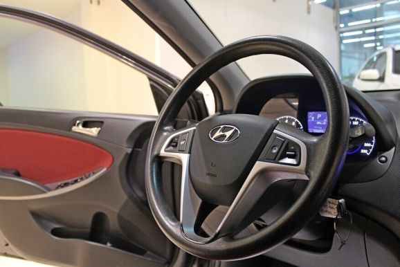 Hyundai Solaris, 1.6 л, АТ, 2014 фото 11