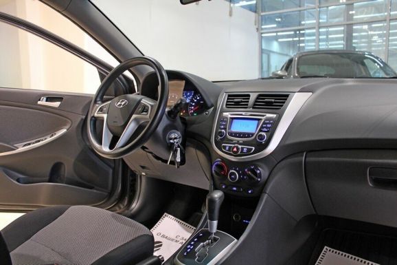 Hyundai Solaris, 1.4 л, АТ, 2012 фото 7