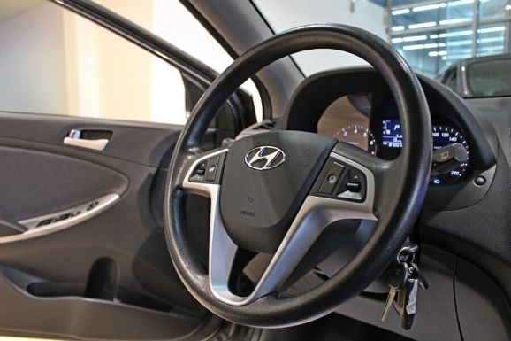 Hyundai Solaris, 1.4 л, АТ, 2012 фото 2