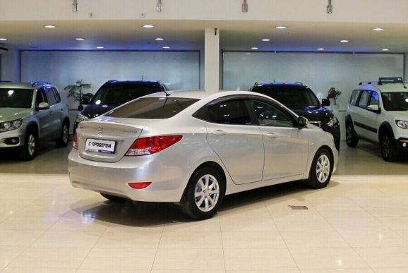 Hyundai Solaris, 1.6 л, МТ, 2011 фото 6