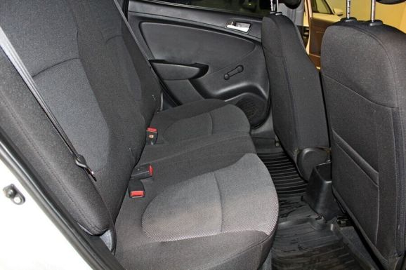 Hyundai Solaris, 1.6 л, МТ, 2011 фото 8