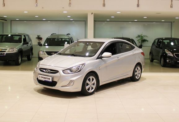 Hyundai Solaris, 1.6 л, АТ, 2011 фото 3