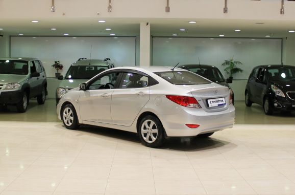 Hyundai Solaris, 1.6 л, АТ, 2011 фото 4
