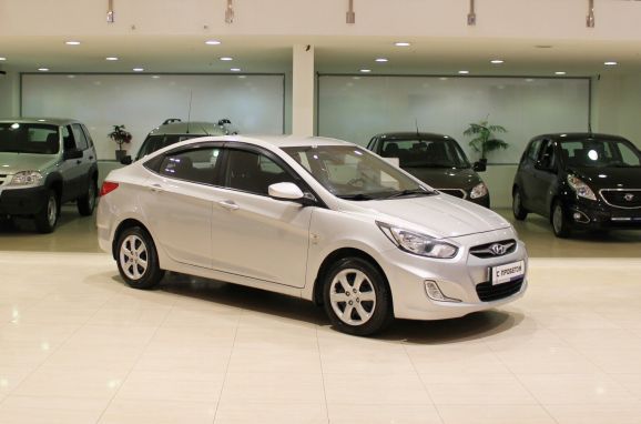 Hyundai Solaris, 1.6 л, АТ, 2011 фото 5