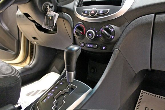 Hyundai Solaris, 1.4 л, АТ, 2012 фото 9