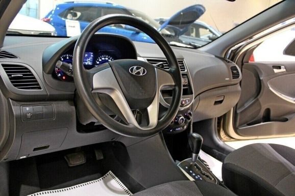 Hyundai Solaris, 1.4 л, АТ, 2012 фото 2