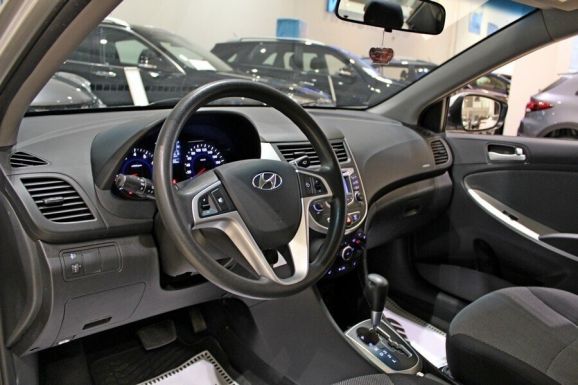 Hyundai Solaris, 1.4 л, АТ, 2011 фото 2