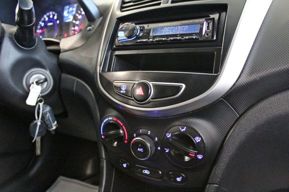 Hyundai Solaris, 1.6 л, АТ, 2014 фото 2