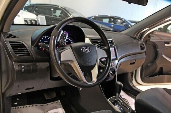 Hyundai Solaris, 1.4 л, АТ, 2013 фото 2