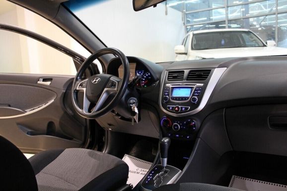 Hyundai Solaris, 1.6 л, АТ, 2012 фото 7