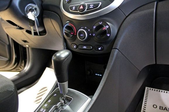 Hyundai Solaris, 1.6 л, АТ, 2012 фото 9