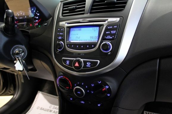 Hyundai Solaris, 1.6 л, АТ, 2012 фото 10