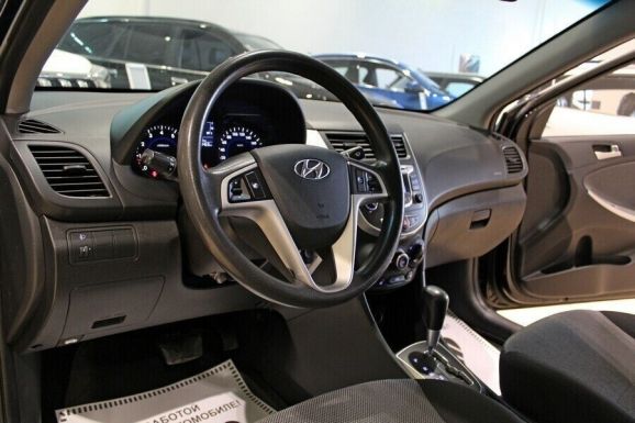 Hyundai Solaris, 1.6 л, АТ, 2012 фото 2