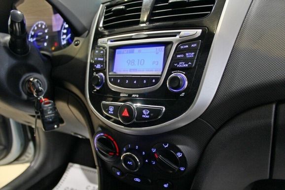 Hyundai Solaris, 1.6 л, АТ, 2013 фото 10