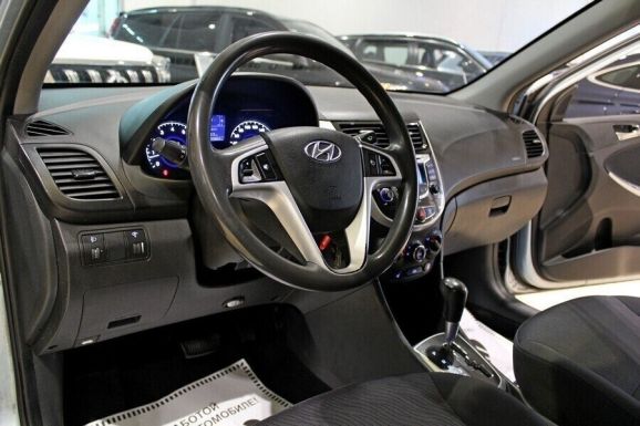 Hyundai Solaris, 1.6 л, АТ, 2013 фото 2