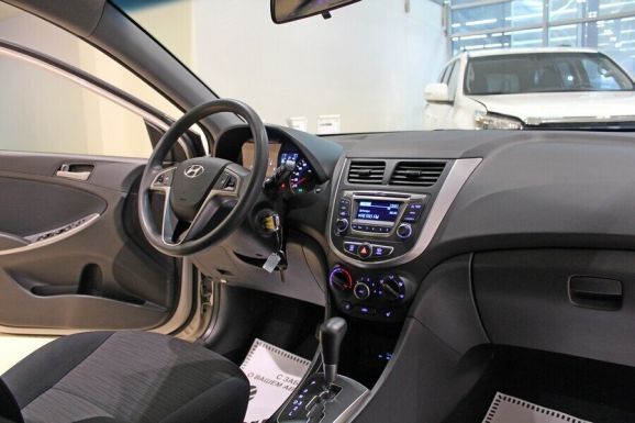 Hyundai Solaris, 1.4 л, АТ, 2015 фото 7
