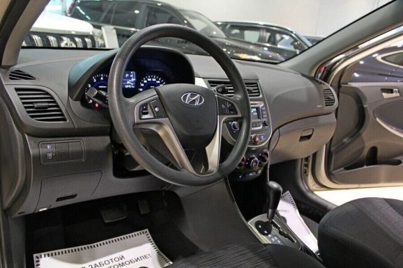 Hyundai Solaris, 1.4 л, АТ, 2015 фото 2