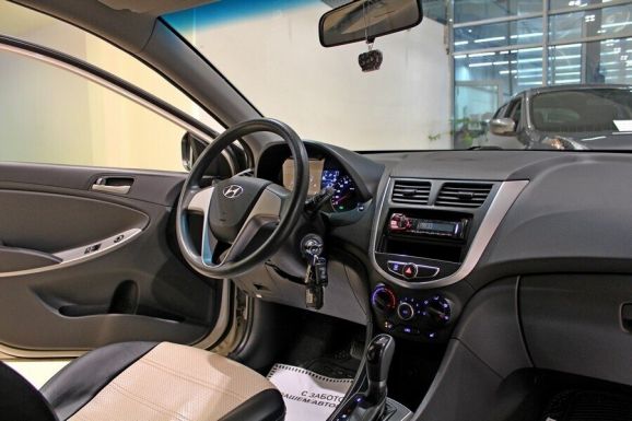 Hyundai Solaris, 1.6 л, АТ, 2014 фото 7