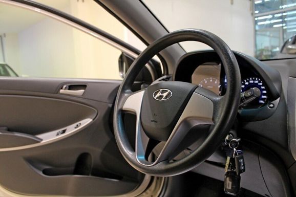 Hyundai Solaris, 1.6 л, АТ, 2014 фото 2