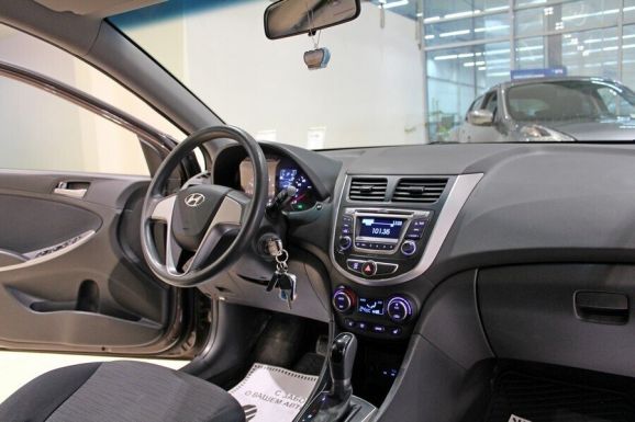 Hyundai Solaris, 1.6 л, АТ, 2015 фото 9