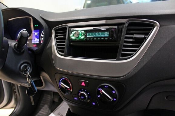 Hyundai Solaris, 1.4 л, МТ, 2018 фото 9