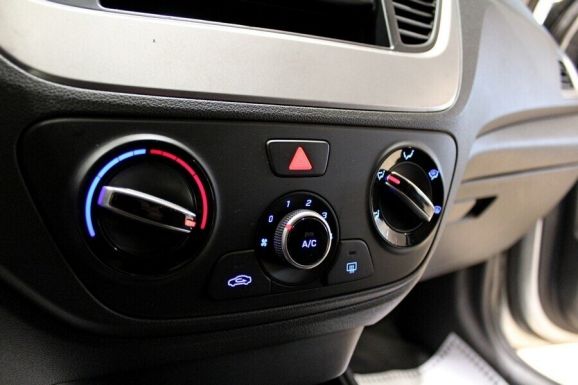 Hyundai Solaris, 1.4 л, МТ, 2018 фото 2