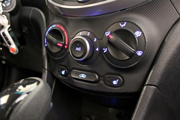 Hyundai Solaris, 1.6 л, АТ, 2015 фото 1