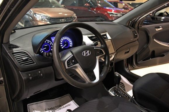 Hyundai Solaris, 1.6 л, АТ, 2012 фото 2