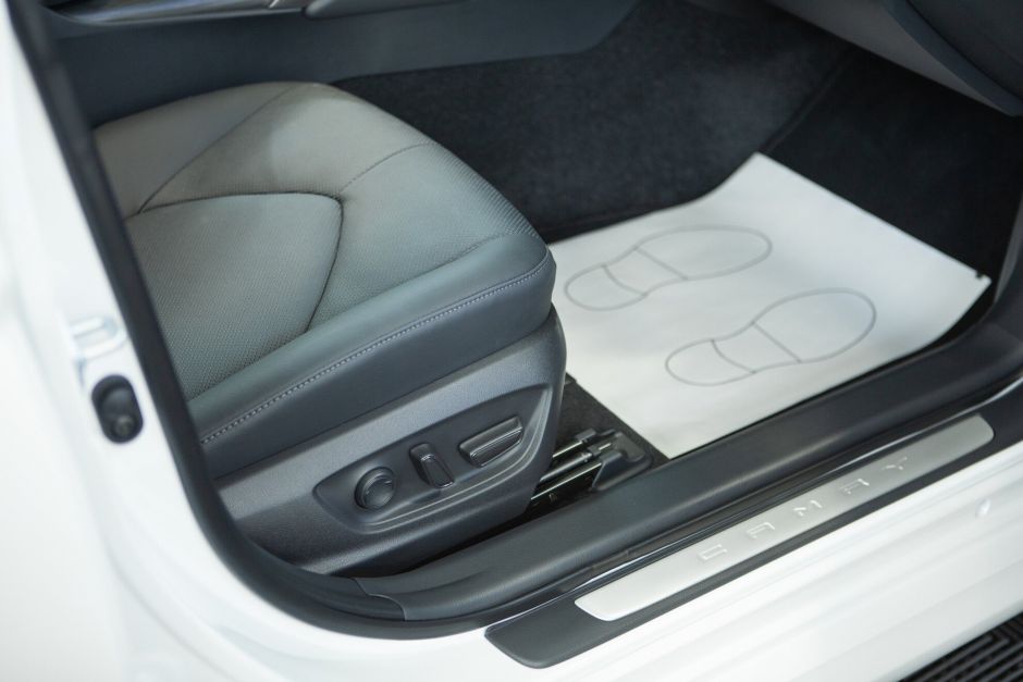 Toyota Camry, 3.5 л, АТ, 2023 фото 15