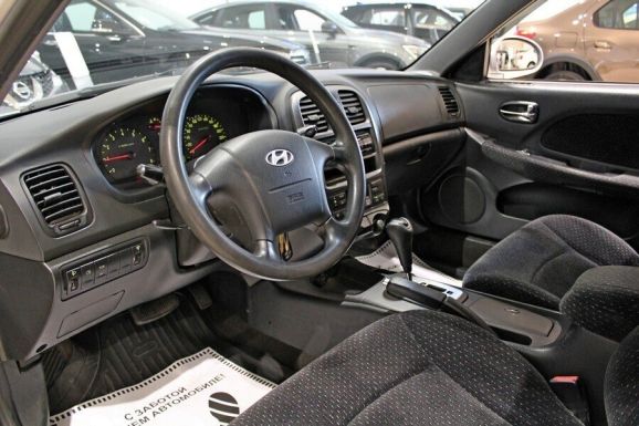 Hyundai Sonata, 2.0 л, АТ, 2010 фото 2