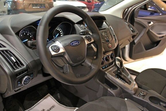 Ford Focus, 1.6 л, Робот, 2014 фото 9