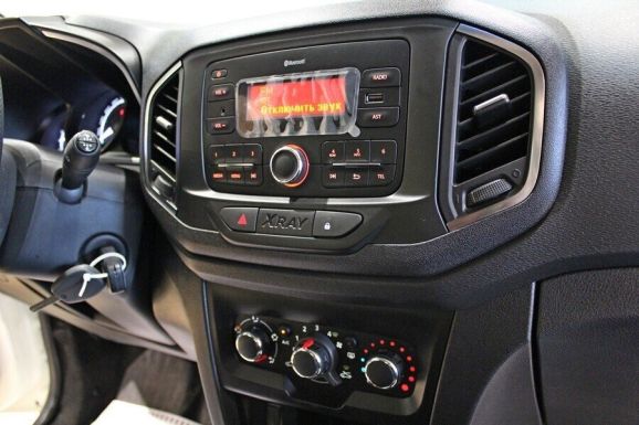 LADA (ВАЗ) XRAY, 1.8 л, Робот, 2021 фото 9