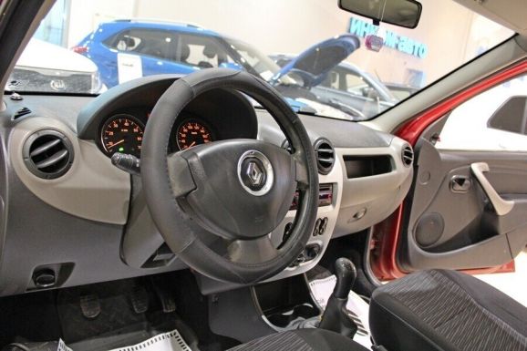 Renault Logan, 1.6 л, МТ, 2014 фото 2