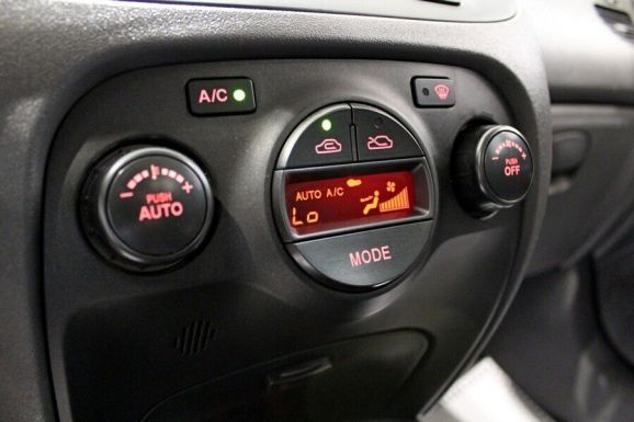 Kia Rio, 1.4 л, АТ, 2011 фото 2