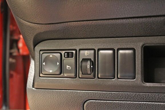 Nissan Note, 1.6 л, АТ, 2011 фото 2